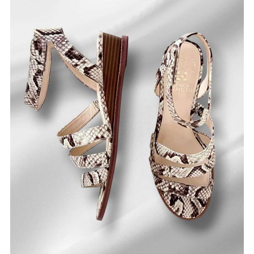 NWOT Women's Vince Camuto Sandals Size Beige Brown, Size 9.5 W